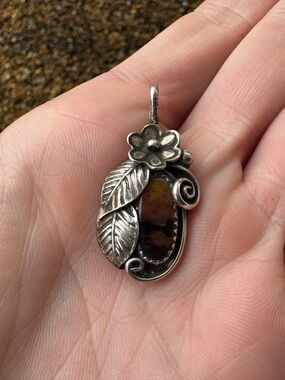 Native American Sterling Silver Pendant with Agate